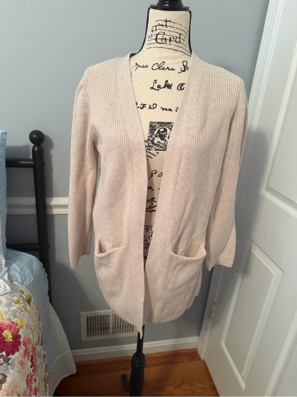 Old Navy Cream Open-Front Ribbed Cardigan with Pockets